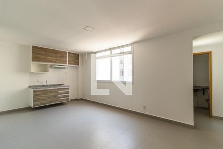 Sala e Cozinha de apartamento à venda com 2 quartos, 57m² em República, São Paulo