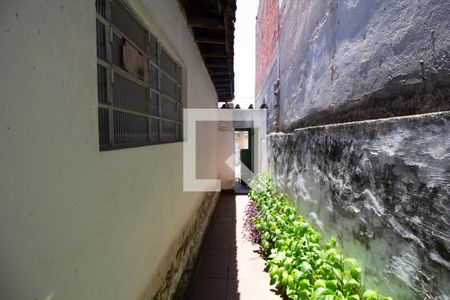 Casa à venda com 200m², 3 quartos e 2 vagasCorredor