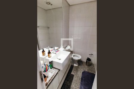 Casa de condomínio à venda com 106m², 3 quartos e 2 vagasBanheiro Corredor