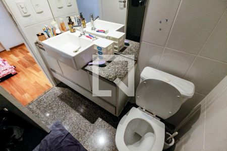 Casa de condomínio à venda com 106m², 3 quartos e 2 vagasBanheiro Corredor