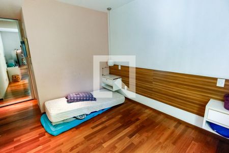 Casa de condomínio à venda com 106m², 3 quartos e 2 vagasSuíte