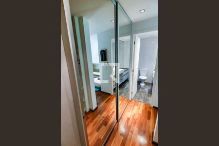 Casa de condomínio à venda com 106m², 3 quartos e 2 vagasSuíte - armários