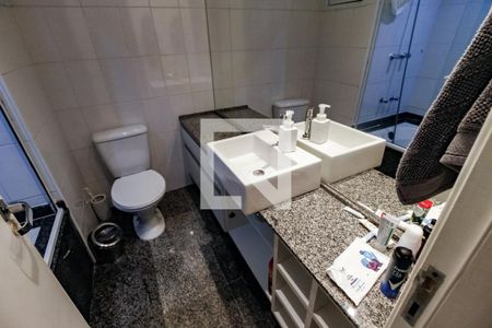 Casa de condomínio à venda com 106m², 3 quartos e 2 vagasBanheiro da Suíte