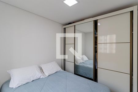 Quarto 1 de apartamento à venda com 2 quartos, 33m² em Parque Fongaro, São Paulo