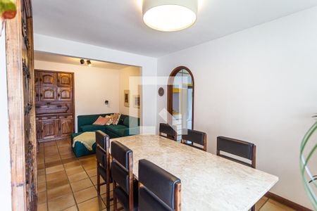 Apartamento para alugar com 280m², 4 quartos e 2 vagasCopa