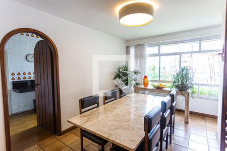 Apartamento para alugar com 280m², 4 quartos e 2 vagasCopa