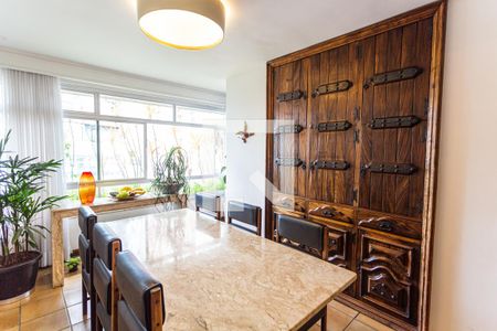 Apartamento para alugar com 280m², 4 quartos e 2 vagasCopa