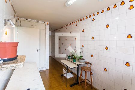 Apartamento para alugar com 280m², 4 quartos e 2 vagasÁrea de Serviço