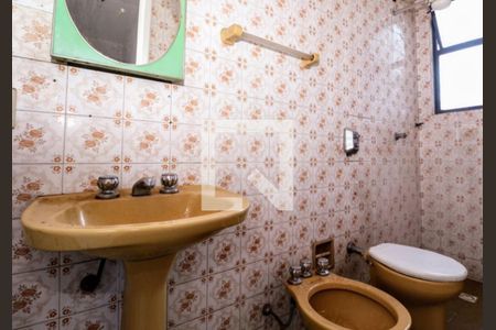 Banheiro de apartamento à venda com 3 quartos, 80m² em Coração Eucarístico, Belo Horizonte