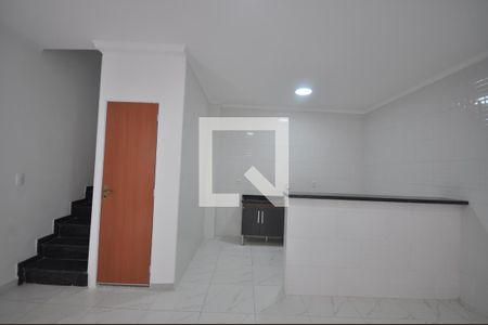 Sala/Cozinha de casa de condomínio à venda com 2 quartos, 90m² em Vila Germinal, São Paulo