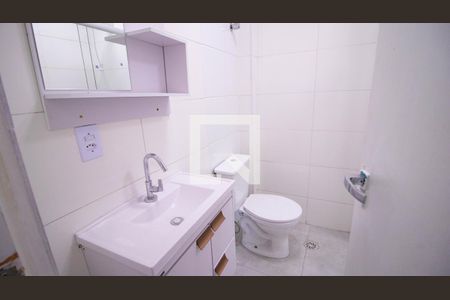 Casa de condomínio para alugar com 90m², 2 quartos e sem vaga Casa de condomínio para alugar com 90m², 2 quartos e sem vagaBanheiro