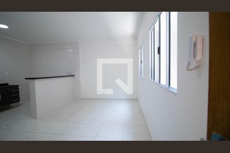 Sala e cozinha de casa de condomínio para alugar com 2 quartos, 90m² em Vila Germinal, São Paulo