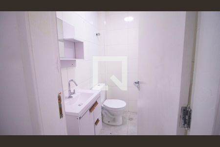 Casa de condomínio para alugar com 90m², 2 quartos e sem vaga Casa de condomínio para alugar com 90m², 2 quartos e sem vagaBanheiro