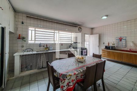 Casa à venda com 371m², 3 quartos e 4 vagas Casa à venda com 371m², 3 quartos e 4 vagascozinha