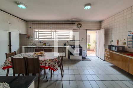 Casa à venda com 371m², 3 quartos e 4 vagas Casa à venda com 371m², 3 quartos e 4 vagascozinha