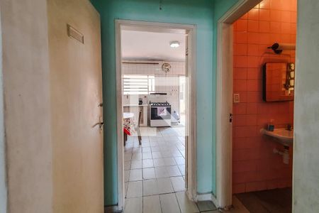 Casa à venda com 371m², 3 quartos e 4 vagas Casa à venda com 371m², 3 quartos e 4 vagascorredor cozinha