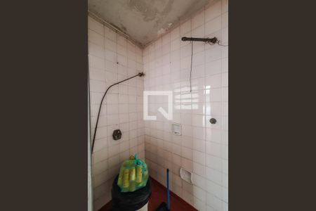 Casa à venda com 371m², 3 quartos e 4 vagas Casa à venda com 371m², 3 quartos e 4 vagasBanheiro de serviço