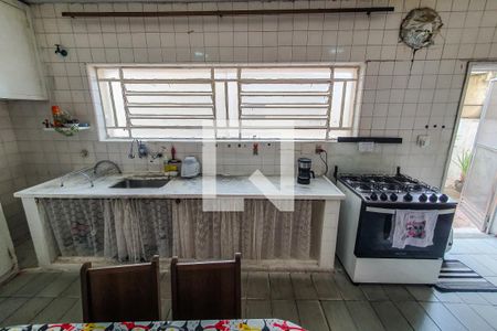 Casa à venda com 371m², 3 quartos e 4 vagas Casa à venda com 371m², 3 quartos e 4 vagascozinha