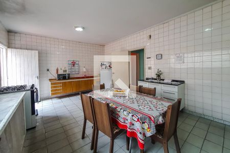 Casa à venda com 371m², 3 quartos e 4 vagas Casa à venda com 371m², 3 quartos e 4 vagascozinha