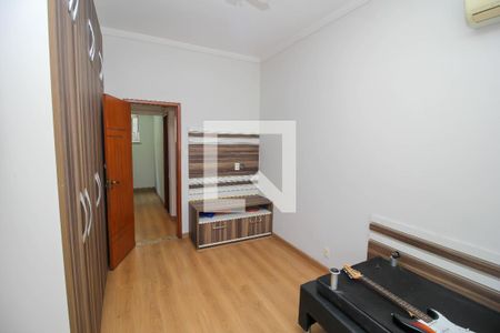Quarto 1 de apartamento para alugar com 3 quartos, 100m² em De Fátima, Rio de Janeiro