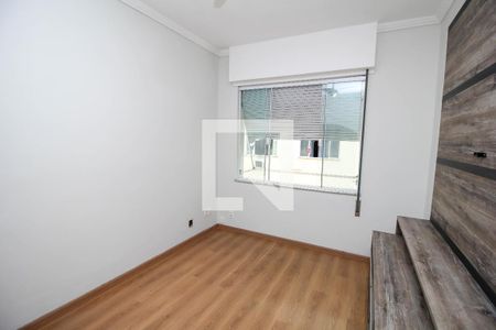 Sala de apartamento para alugar com 3 quartos, 100m² em De Fátima, Rio de Janeiro