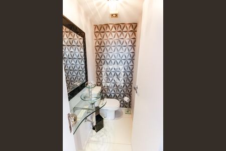 Apartamento à venda com 210m², 3 quartos e 3 vagas Apartamento à venda com 210m², 3 quartos e 3 vagasLavabo