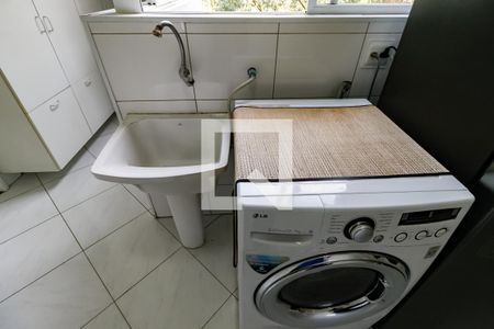 Apartamento à venda com 210m², 3 quartos e 3 vagas Apartamento à venda com 210m², 3 quartos e 3 vagasDetalhe da area de serviço