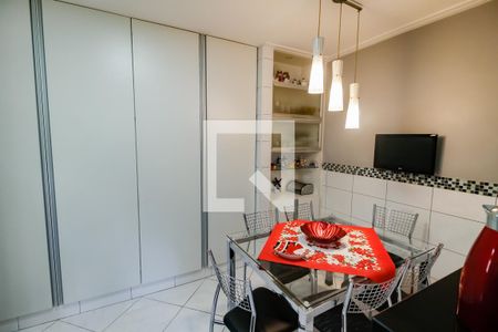 Apartamento à venda com 210m², 3 quartos e 3 vagas Apartamento à venda com 210m², 3 quartos e 3 vagasCozinha - Armários