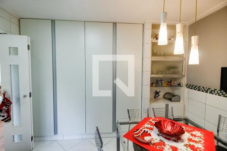 Apartamento à venda com 210m², 3 quartos e 3 vagas Apartamento à venda com 210m², 3 quartos e 3 vagasCozinha - Armários