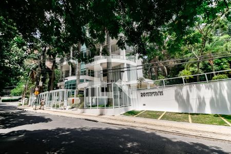 Apartamento à venda com 210m², 3 quartos e 3 vagas Apartamento à venda com 210m², 3 quartos e 3 vagasFachada