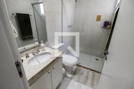 Apartamento à venda com 210m², 3 quartos e 3 vagas Apartamento à venda com 210m², 3 quartos e 3 vagasBanheiro da Suíte 1