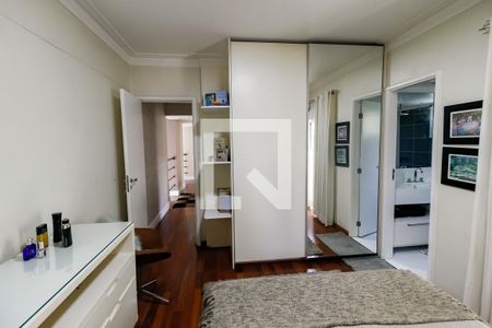 Apartamento à venda com 210m², 3 quartos e 3 vagas Apartamento à venda com 210m², 3 quartos e 3 vagasSuíte 3 - armários