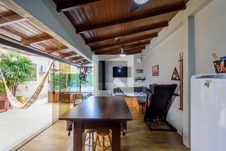 Casa à venda com 170m², 5 quartos e 3 vagasChurrasqueira