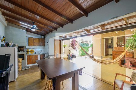 Casa à venda com 170m², 5 quartos e 3 vagasChurrasqueira