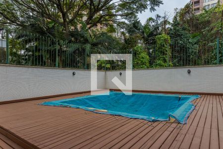 Apartamento à venda com 211m², 4 quartos e 2 vagasÁrea comum - Piscina