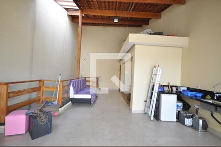 Casa à venda com 200m², 2 quartos e 2 vagasLounge