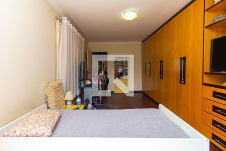 Casa à venda com 300m², 3 quartos e 3 vagasSuíte