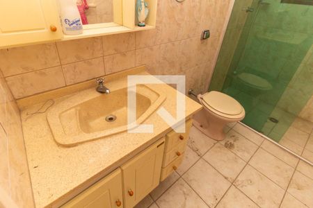 Casa à venda com 300m², 3 quartos e 3 vagasEdícula - Banheiro 