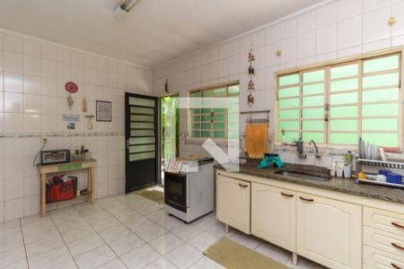 Casa à venda com 300m², 3 quartos e 3 vagasCozinha 