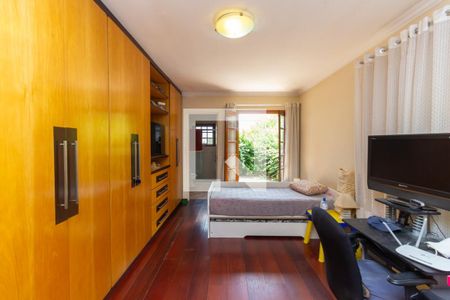 Casa à venda com 300m², 3 quartos e 3 vagasSuíte