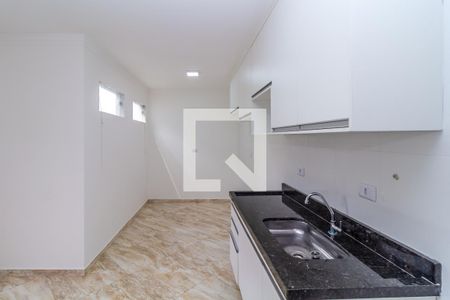 Cozinha de apartamento para alugar com 1 quarto, 28m² em Vila Alpina, São Paulo