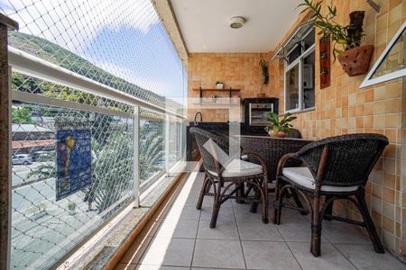 Sala de apartamento à venda com 3 quartos, 145m² em Itaipu, Niterói