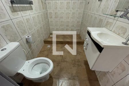 Banheiro de casa para alugar com 1 quarto, 20m² em Jardim das Oliveiras, Duque de Caxias