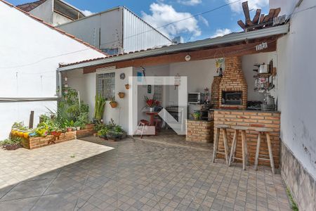Casa à venda com 160m², 4 quartos e 5 vagas Casa à venda com 160m², 4 quartos e 5 vagasQuintal