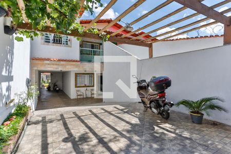 Casa à venda com 160m², 4 quartos e 5 vagas Casa à venda com 160m², 4 quartos e 5 vagasGaragem