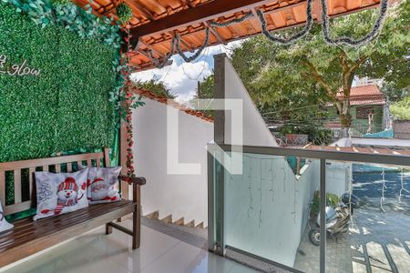 Casa à venda com 160m², 4 quartos e 5 vagas Casa à venda com 160m², 4 quartos e 5 vagasVaranda