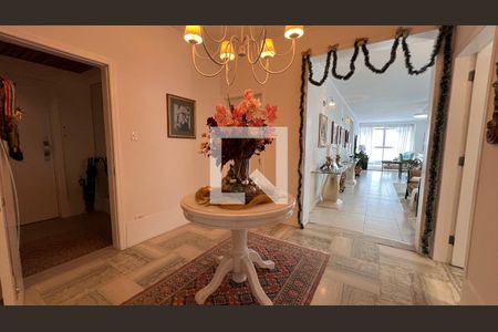 Hall de entrada de apartamento à venda com 5 quartos, 251m² em Jardim Paulista, São Paulo