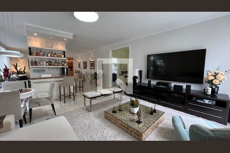 Apartamento à venda com 251m², 5 quartos e 2 vagasSala de TV