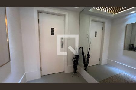 Elevador privativo  de apartamento à venda com 5 quartos, 251m² em Jardim Paulista, São Paulo