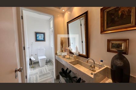 Apartamento à venda com 251m², 5 quartos e 2 vagasLavabo